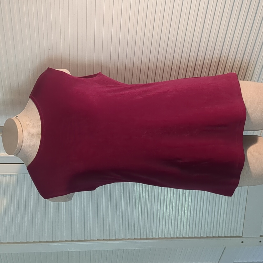 NWOT Fiore Magenta Knit Sleeveless Top Size M/L